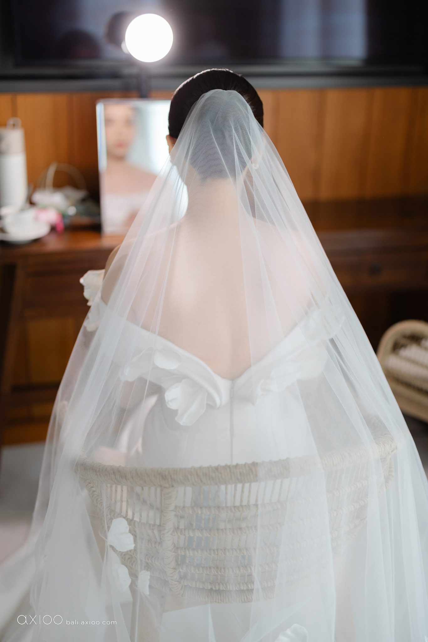 Axioo: A Study in Softness: A Wonderland Uluwatu Wedding in Bali